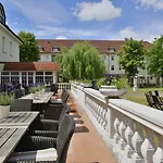 Der Lindenhof ホテル 4*