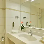 Der Lindenhof Hotel