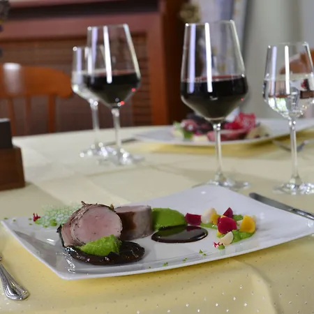 Hotel Der Lindenhof 4*