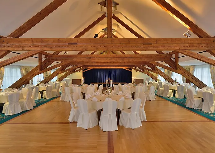 Otel Der Lindenhof 4*